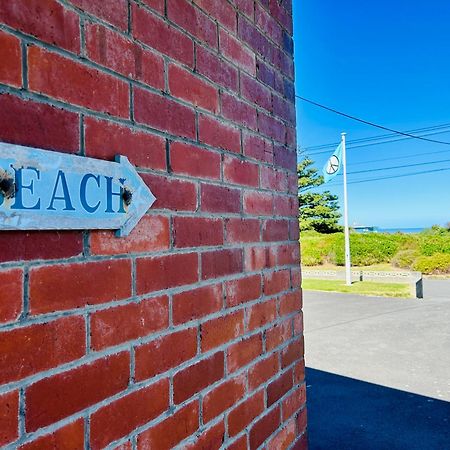 Le Riva Bed And Breakfast By The Beach Whanganui Exterior photo
